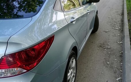 Hyundai Solaris II рестайлинг, 2011 год, 740 000 рублей, 5 фотография