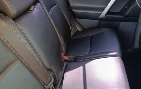 Toyota Land Cruiser Prado 150 рестайлинг 2, 2010 год, 3 650 000 рублей, 13 фотография