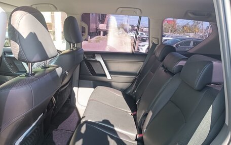Toyota Land Cruiser Prado 150 рестайлинг 2, 2010 год, 3 650 000 рублей, 12 фотография