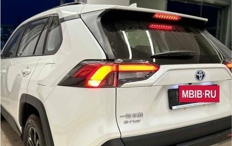 Toyota RAV4, 2024 год, 4 350 000 рублей, 10 фотография