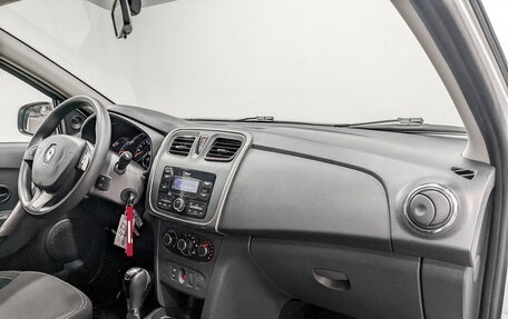 Renault Logan II, 2017 год, 823 000 рублей, 10 фотография