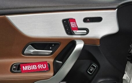 Mercedes-Benz CLA, 2021 год, 3 210 000 рублей, 13 фотография