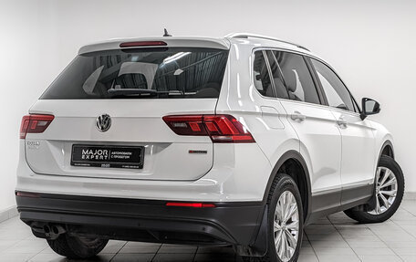 Volkswagen Tiguan II, 2018 год, 2 373 000 рублей, 5 фотография