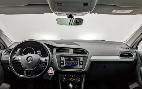 Volkswagen Tiguan II, 2018 год, 2 373 000 рублей, 14 фотография