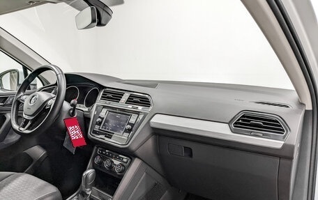 Volkswagen Tiguan II, 2018 год, 2 373 000 рублей, 11 фотография