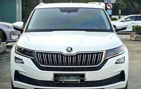 Skoda Kodiaq I, 2022 год, 1 600 000 рублей, 2 фотография