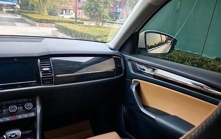 Skoda Kodiaq I, 2022 год, 1 600 000 рублей, 13 фотография