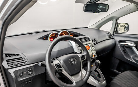 Toyota Verso I, 2010 год, 1 390 000 рублей, 16 фотография