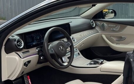 Mercedes-Benz E-Класс, 2018 год, 4 500 000 рублей, 19 фотография