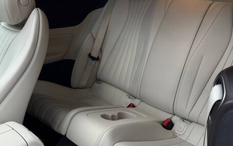 Mercedes-Benz E-Класс, 2018 год, 4 500 000 рублей, 27 фотография