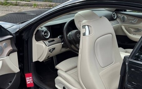 Mercedes-Benz E-Класс, 2018 год, 4 500 000 рублей, 25 фотография