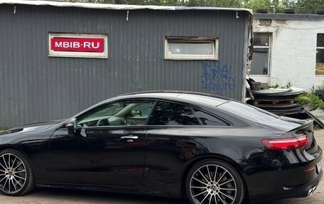 Mercedes-Benz E-Класс, 2018 год, 4 500 000 рублей, 30 фотография