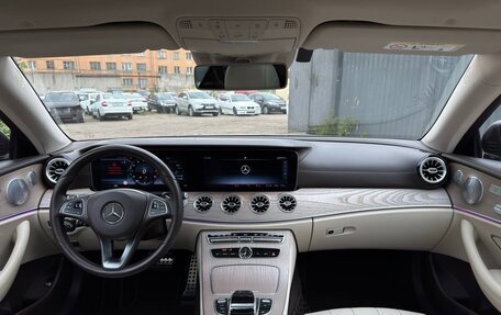 Mercedes-Benz E-Класс, 2018 год, 4 500 000 рублей, 40 фотография