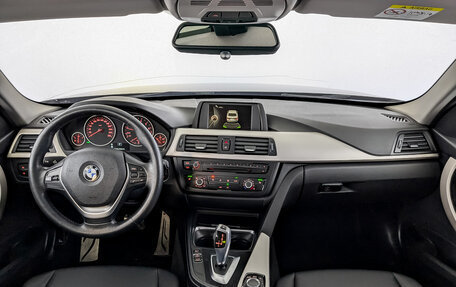 BMW 3 серия, 2015 год, 1 640 000 рублей, 14 фотография