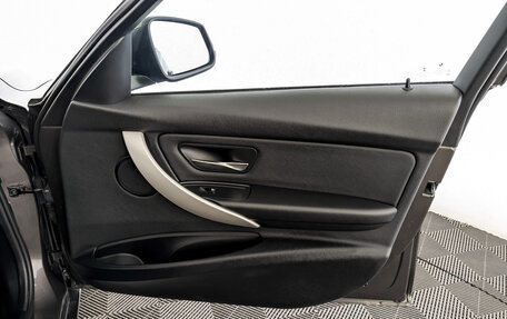BMW 3 серия, 2015 год, 1 640 000 рублей, 24 фотография