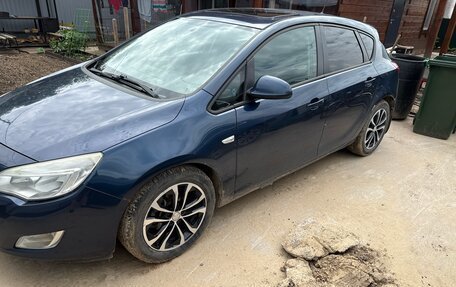 Opel Astra J, 2011 год, 520 000 рублей, 2 фотография