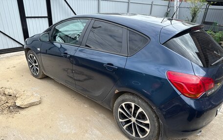 Opel Astra J, 2011 год, 520 000 рублей, 3 фотография
