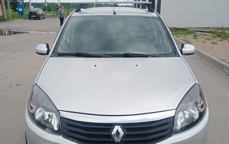 Renault Sandero I, 2013 год, 375 000 рублей, 2 фотография