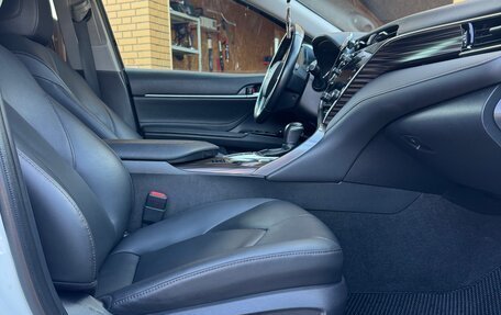 Toyota Camry, 2019 год, 2 600 000 рублей, 13 фотография
