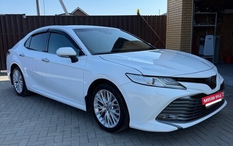 Toyota Camry, 2019 год, 2 600 000 рублей, 8 фотография