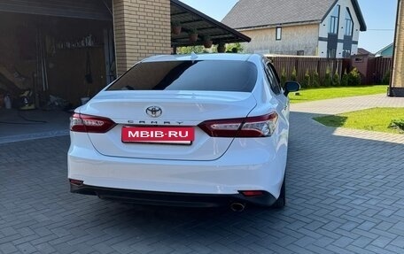 Toyota Camry, 2019 год, 2 600 000 рублей, 10 фотография