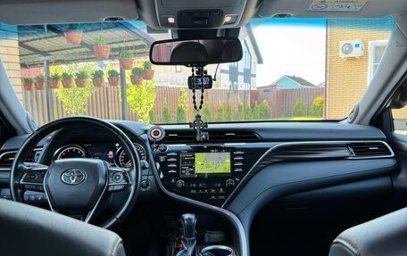 Toyota Camry, 2019 год, 2 600 000 рублей, 14 фотография