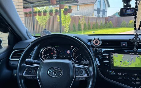 Toyota Camry, 2019 год, 2 600 000 рублей, 17 фотография