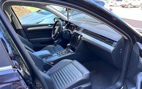 Volkswagen Passat B8 рестайлинг, 2018 год, 2 600 000 рублей, 16 фотография