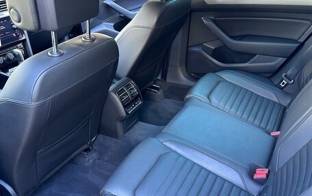 Volkswagen Passat B8 рестайлинг, 2018 год, 2 600 000 рублей, 17 фотография