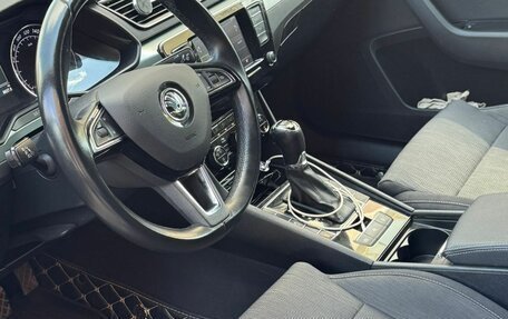 Skoda Superb III рестайлинг, 2019 год, 1 600 000 рублей, 11 фотография