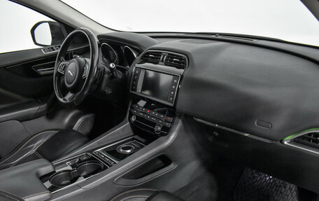 Jaguar F-Pace, 2017 год, 2 279 898 рублей, 15 фотография