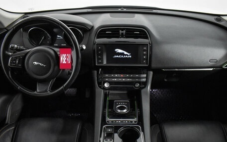 Jaguar F-Pace, 2017 год, 2 279 898 рублей, 17 фотография