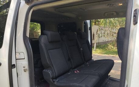 Peugeot Traveller I, 2019 год, 2 250 000 рублей, 10 фотография