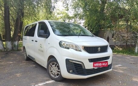 Peugeot Traveller I, 2019 год, 2 250 000 рублей, 1 фотография