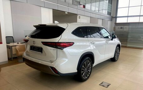 Toyota Highlander, 2024 год, 6 149 000 рублей, 4 фотография