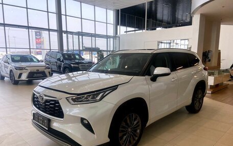 Toyota Highlander, 2024 год, 6 149 000 рублей, 2 фотография