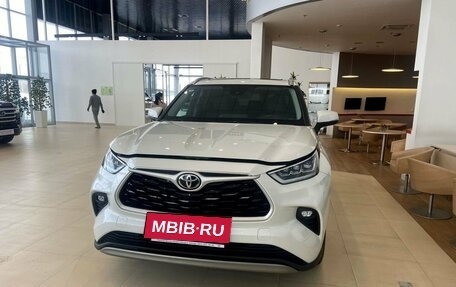 Toyota Highlander, 2024 год, 6 149 000 рублей, 3 фотография