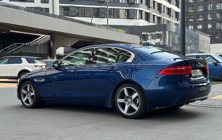 Jaguar XE I рестайлинг, 2016 год, 2 200 000 рублей, 4 фотография