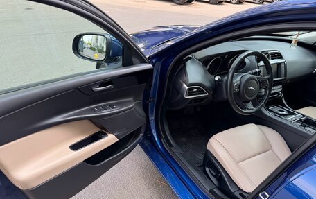 Jaguar XE I рестайлинг, 2016 год, 2 200 000 рублей, 13 фотография