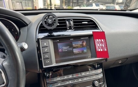 Jaguar XE I рестайлинг, 2016 год, 2 200 000 рублей, 18 фотография