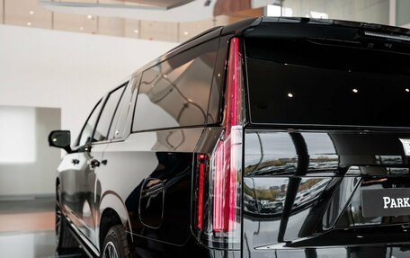 Cadillac Escalade V, 2025 год, 24 290 000 рублей, 10 фотография