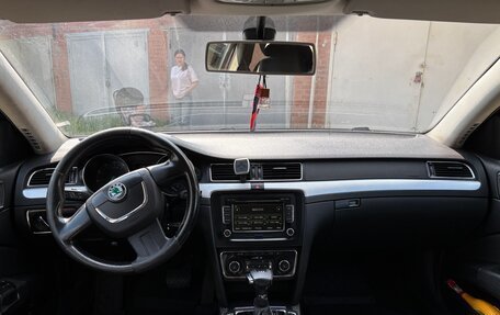 Skoda Superb III рестайлинг, 2010 год, 850 000 рублей, 8 фотография
