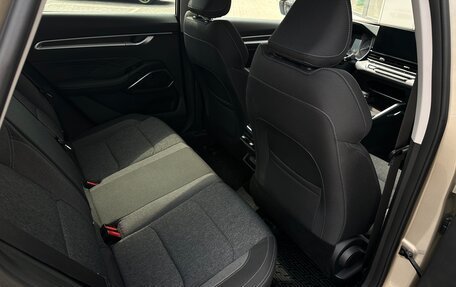 Geely Emgrand, 2023 год, 1 699 000 рублей, 16 фотография