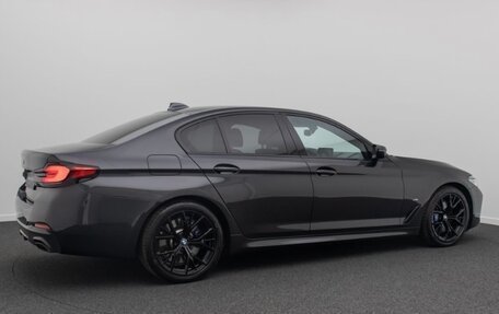 BMW 5 серия, 2022 год, 8 300 000 рублей, 2 фотография