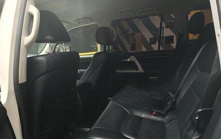 Toyota Land Cruiser 200, 2012 год, 4 200 000 рублей, 21 фотография