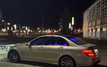 Mercedes-Benz C-Класс, 2011 год, 1 350 000 рублей, 1 фотография