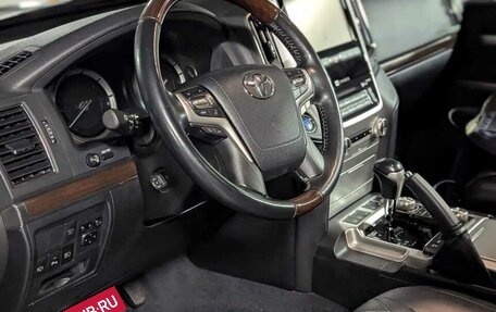 Toyota Land Cruiser 200, 2017 год, 8 350 000 рублей, 8 фотография