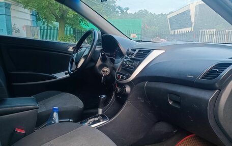 Hyundai Solaris II рестайлинг, 2011 год, 435 000 рублей, 8 фотография