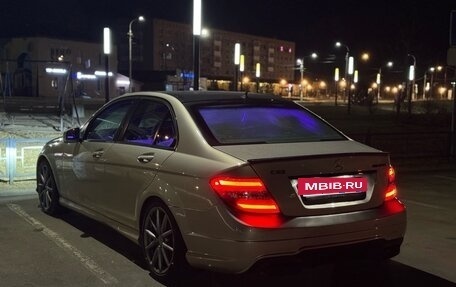 Mercedes-Benz C-Класс, 2011 год, 1 350 000 рублей, 2 фотография