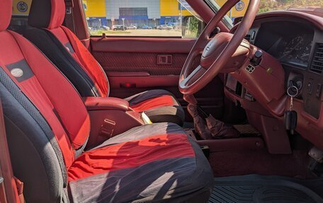 Toyota Hilux Surf III рестайлинг, 1990 год, 800 000 рублей, 9 фотография